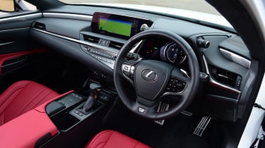 Lexus GS - interior